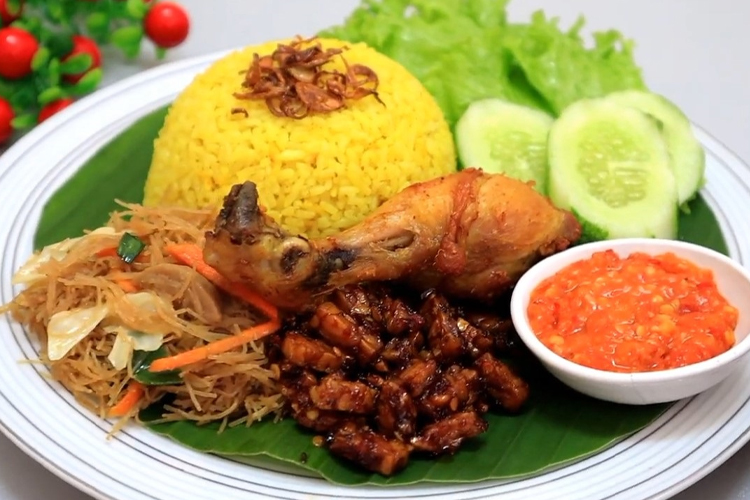 Resep Nasi Kuning Rice Cooker Praktis, Gurih dan Lezat Anti Gagal